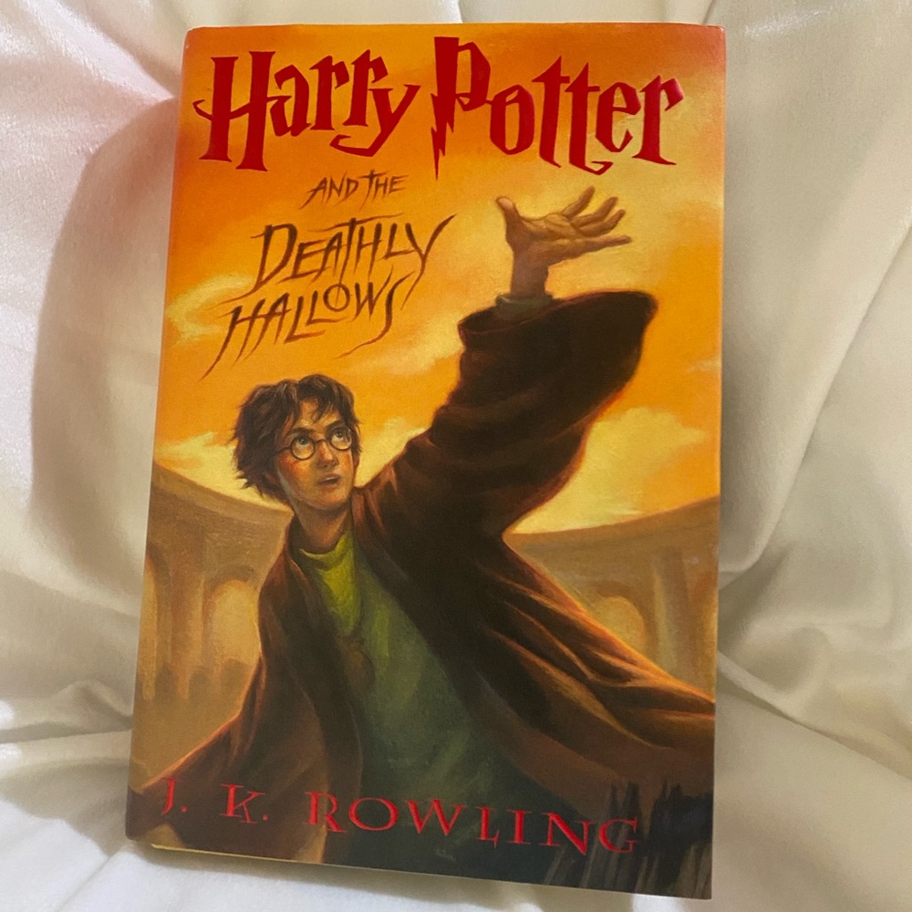 Harry Potter and the Deathly Hallows Book